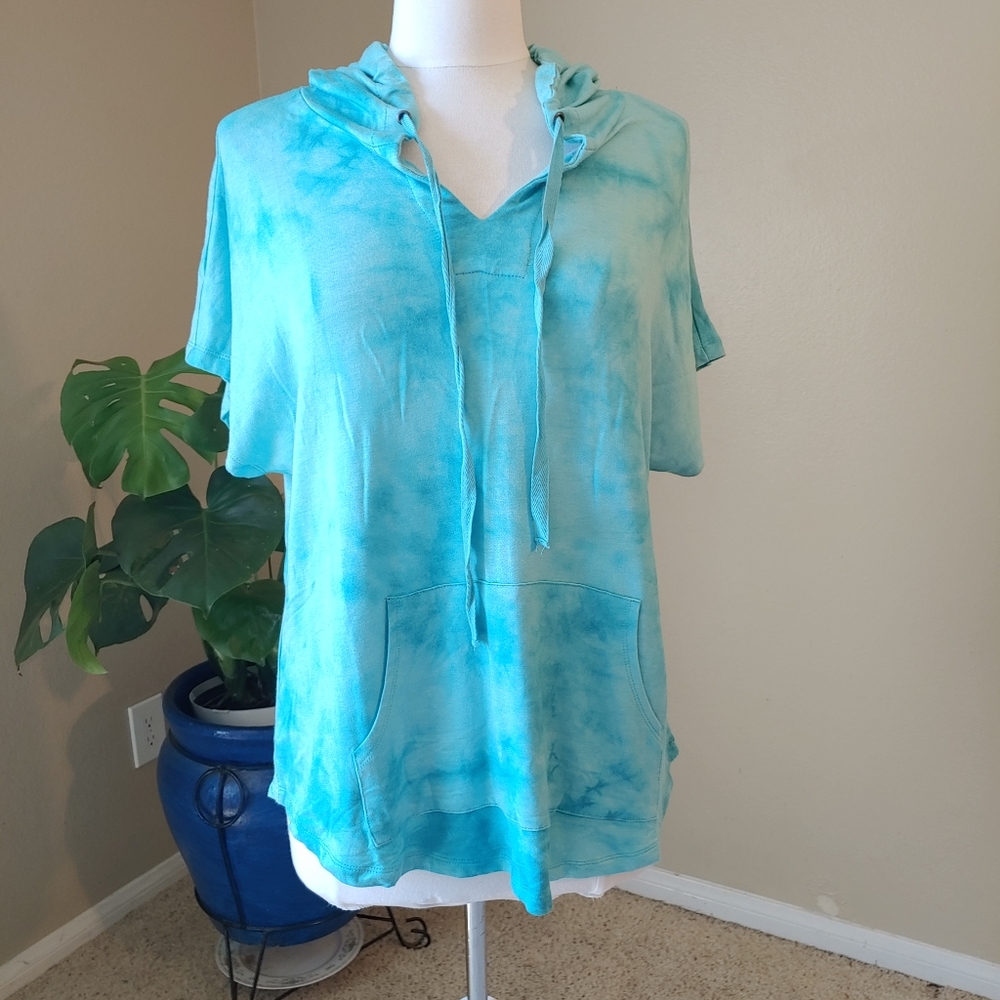 Workshop - Short sleeve, front pocket, tie dye hoodie  Size XS  NWT!!